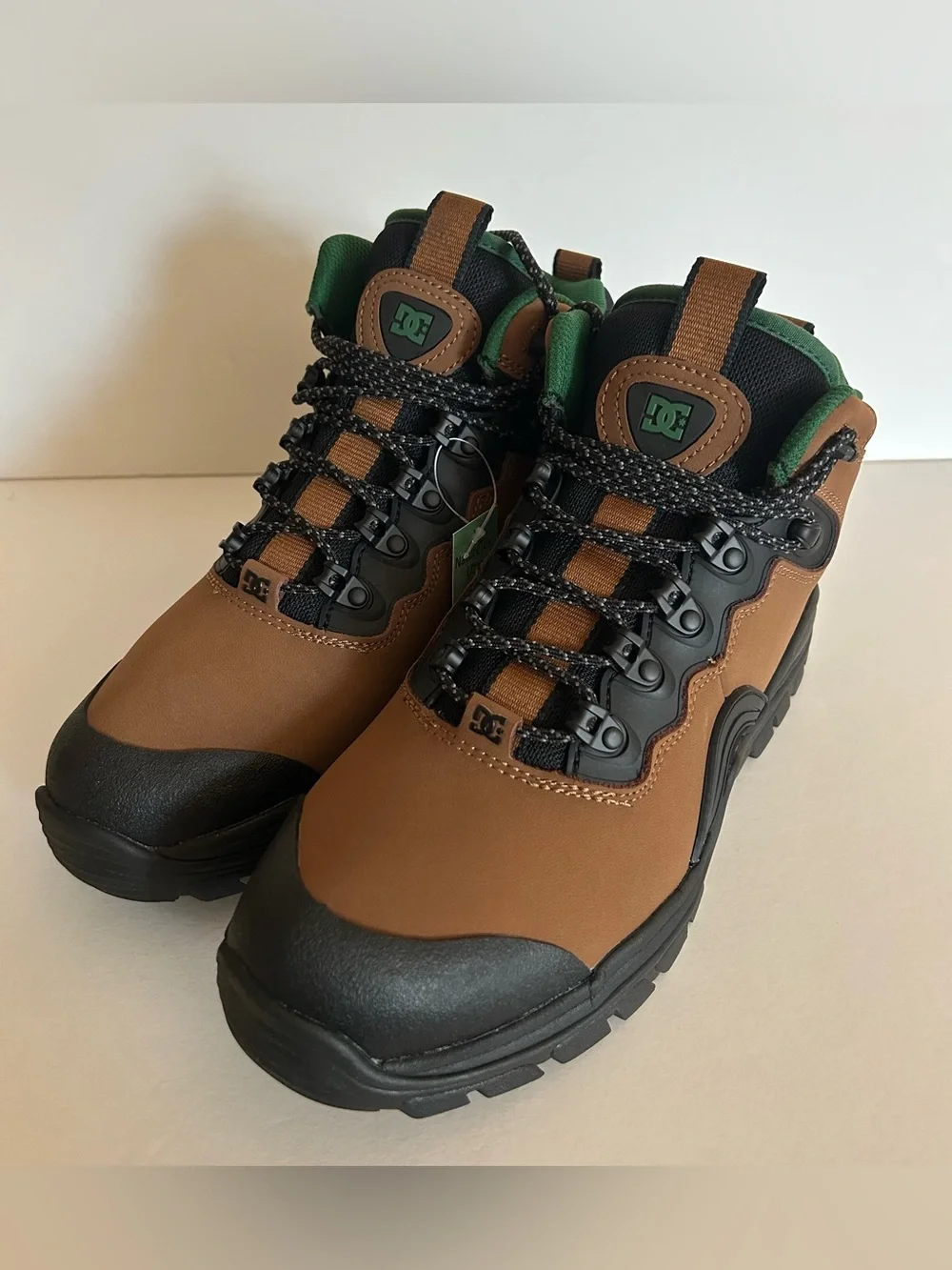 DC Navigator Men's Brown and Black Outdoor Boots